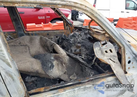 2004 Ford Explorer Sport Trac Adrenalin/Xls/Xlt z USA, uszkodzony, nr VIN 1FMZU67KX4UC14039